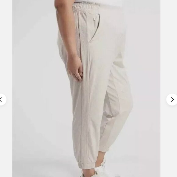 3X (24/26) - ATHLETA Brooklyn Textured Jogger Camo Animal Print Khaki NEW - Picture 2 of 3